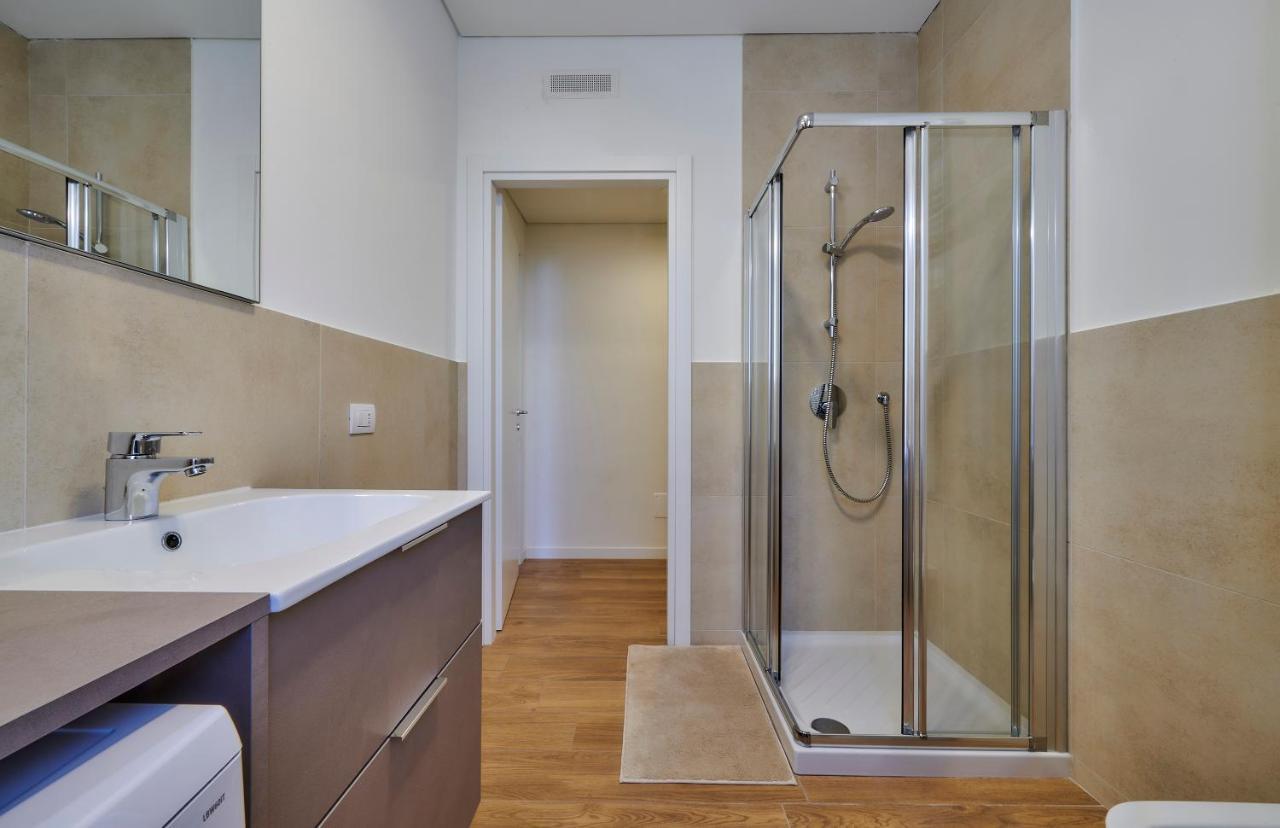 Lecco Lake Apartments Villa Liberty Bagian luar foto