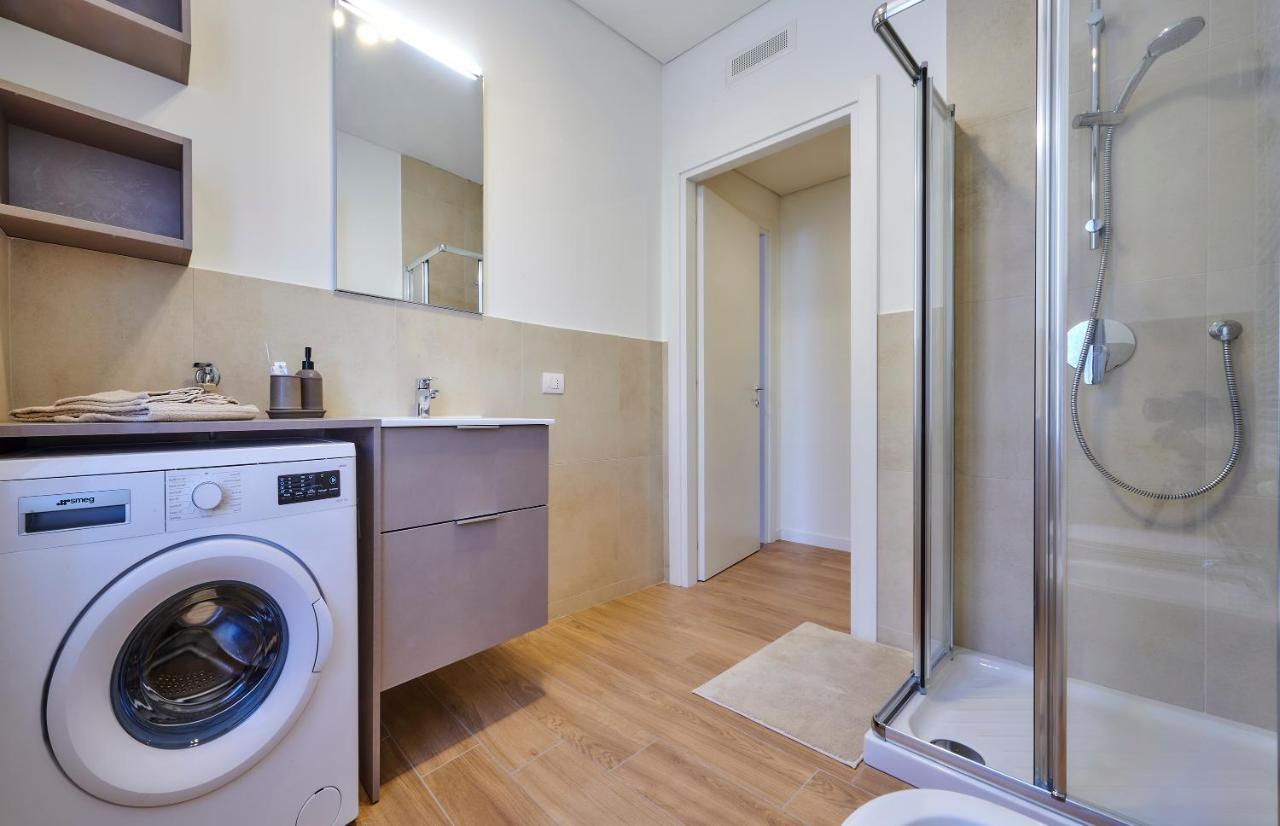 Lecco Lake Apartments Villa Liberty Bagian luar foto