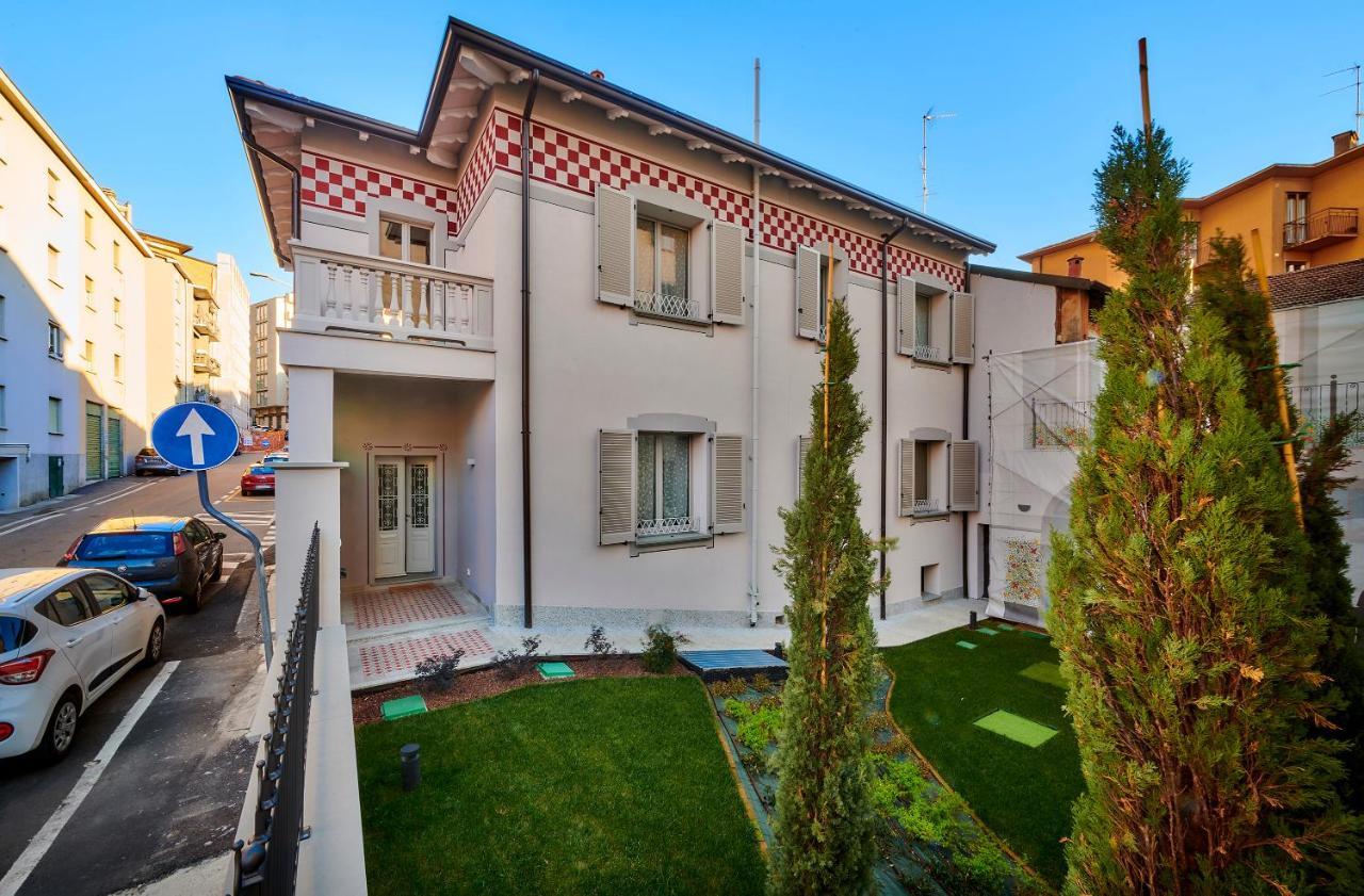 Lecco Lake Apartments Villa Liberty Bagian luar foto